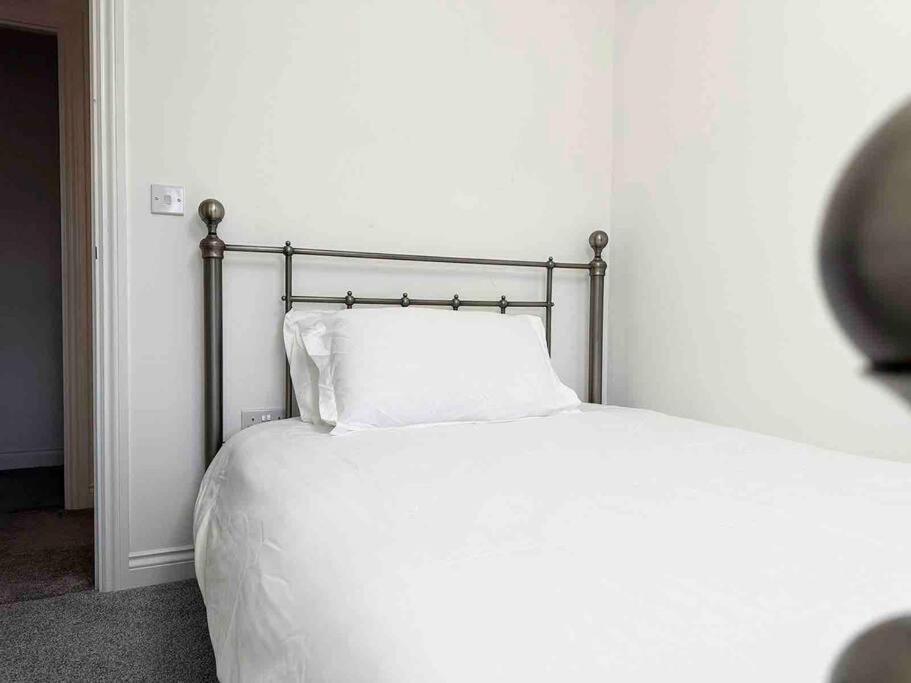 Serene Home Ideally Connected To Central London บรอมลีย์ ภายนอก รูปภาพ