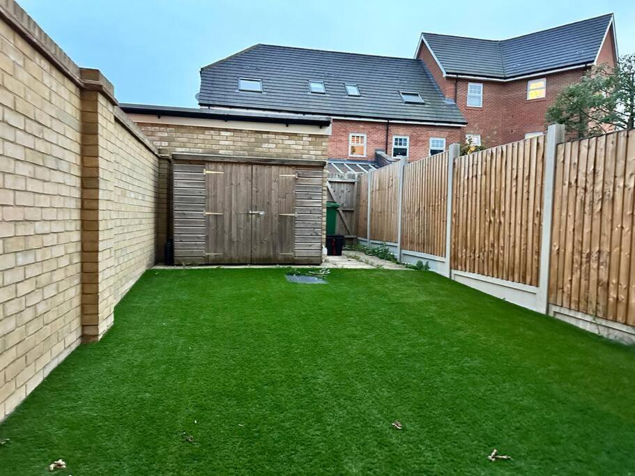 Serene Home Ideally Connected To Central London บรอมลีย์ ภายนอก รูปภาพ