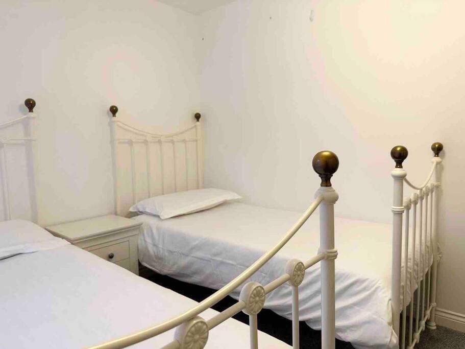 Serene Home Ideally Connected To Central London บรอมลีย์ ภายนอก รูปภาพ